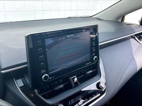 Used 2022 Toyota Corolla LE FWD image 26