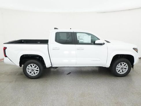 New 2026 Toyota Tacoma SR5 AWD/4WD image 11
