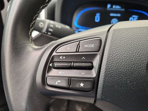 Used 2025 Hyundai Venue SEL FWD image 20