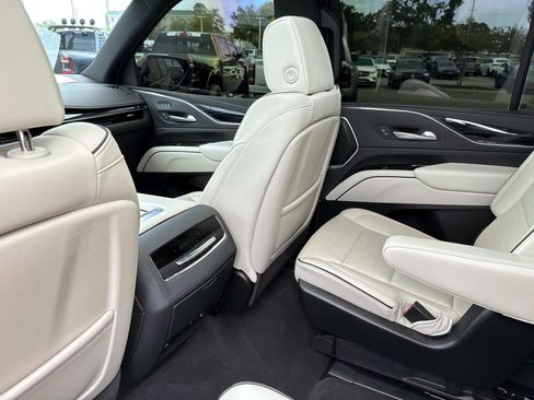 Used 2024 Cadillac Escalade Sport w/ LPO, ONYX Package AWD/4WD image 17
