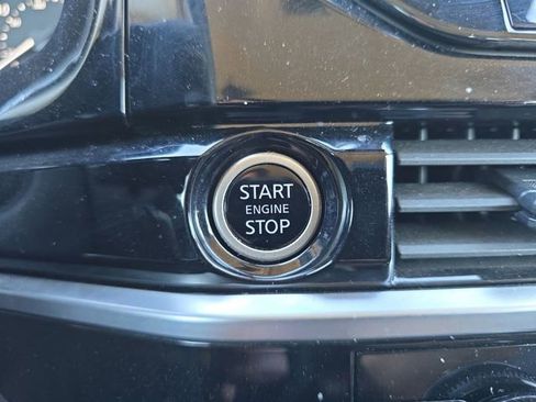 Used 2024 Nissan Pathfinder SL AWD/4WD image 29