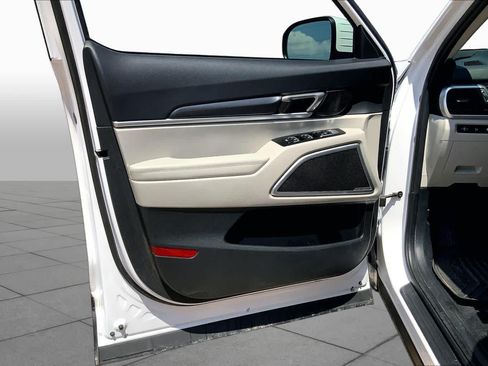Certified 2023 Kia Telluride S w/ S Sunroof Package FWD image 21
