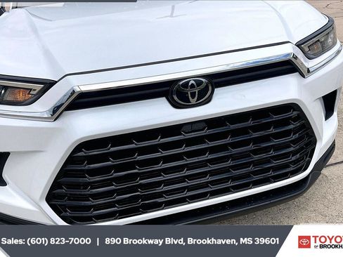 Used 2024 Toyota Grand Highlander AWD image 22