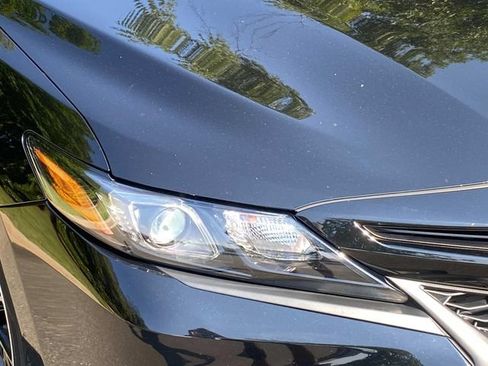 Used 2024 Toyota Camry SE FWD image 4