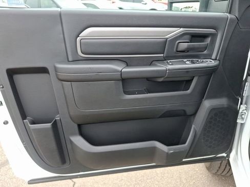 Used 2024 RAM 2500 Tradesman w/ Chrome Appearance Group image 9