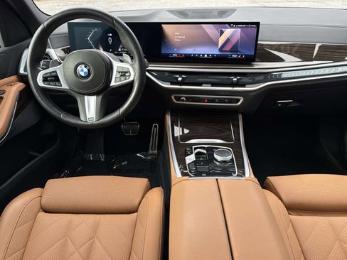 Used 2025 BMW X5 xDrive40i w/ M Sport Package image 17