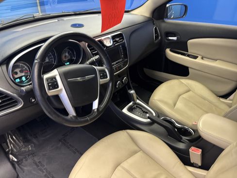 Used 2011 Chrysler 200 Limited FWD image 11