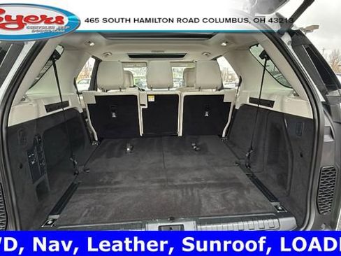 Used 2024 Land Rover Discovery S image 30