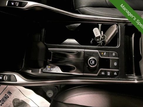 Used 2025 Kia Sorento S w/ Panoramic Sunroof Package FWD image 17