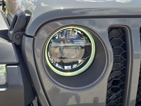 Used 2021 Jeep Wrangler Unlimited Rubicon AWD/4WD image 7