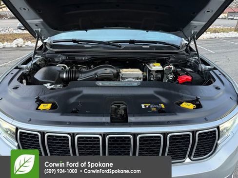 Used 2022 Jeep Wagoneer Series III w/ Flexible Seating Group image 37