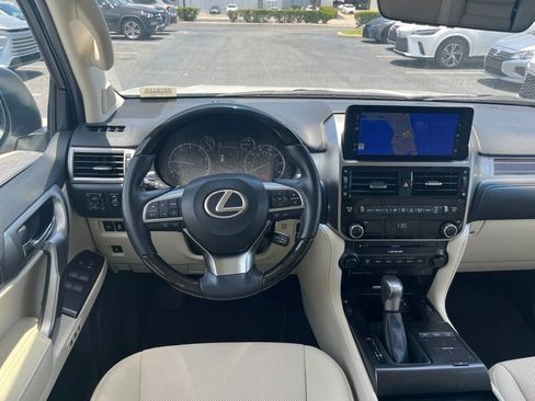 Used 2023 Lexus GX 460 Premium w/ Premium Plus Package AWD/4WD image 3
