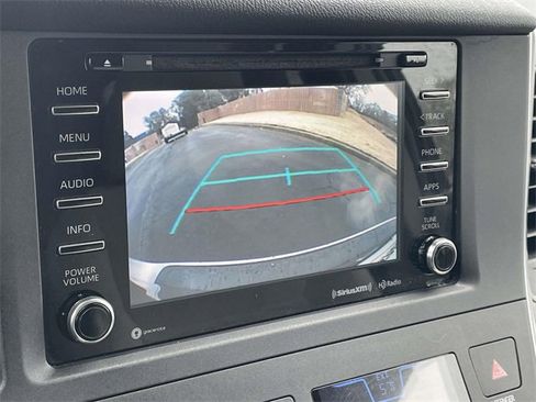 Used 2018 Toyota Sienna LE image 26