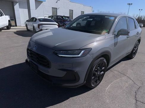 Used 2025 Honda HR-V Sport image 2