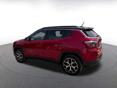 Used 2025 Jeep Compass Limited AWD/4WD image 10