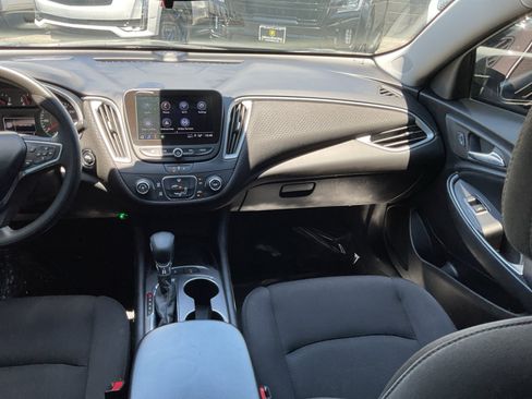 Used 2025 Chevrolet Malibu LS FWD image 16