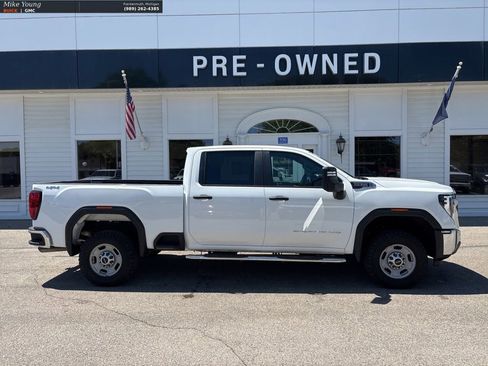 Used 2024 GMC Sierra 2500 Pro w/ Convenience Package AWD/4WD image 4