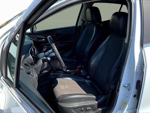 Used 2020 Buick Encore Preferred w/ Safety Package image 24