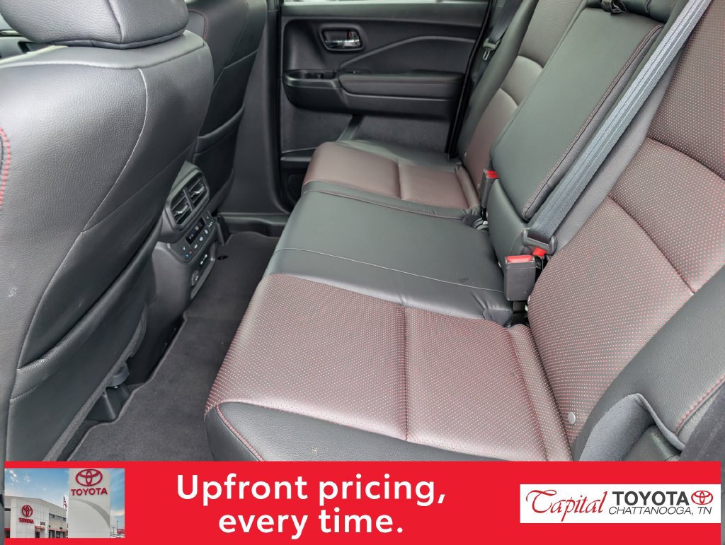 Used 2025 Honda Ridgeline Black Edition image 11