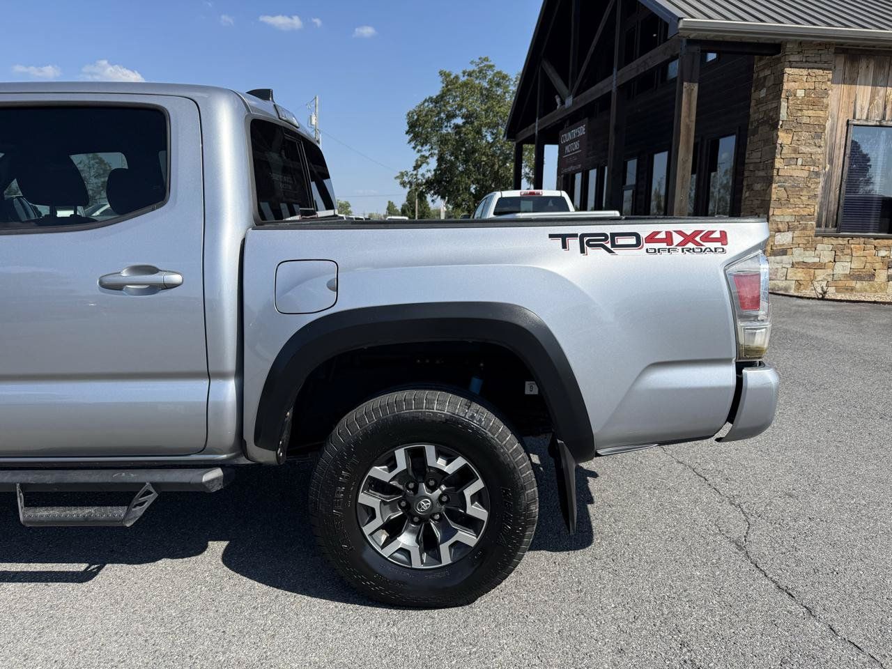 Used 2020 Toyota Tacoma TRD Off-Road w/ Technology Package AWD/4WD image 37