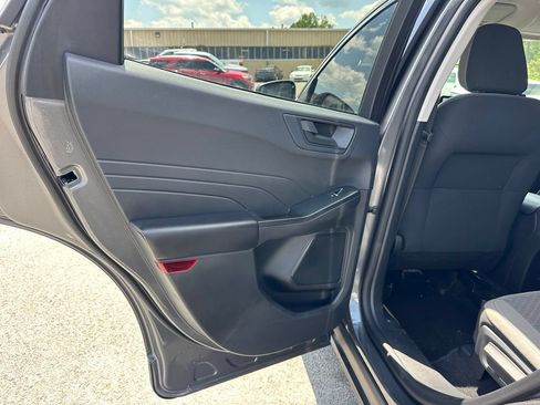 Used 2022 Ford Escape SE w/ Convenience Package FWD image 21