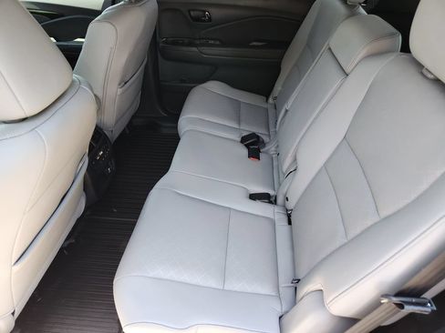 Used 2023 Honda Passport Elite image 13