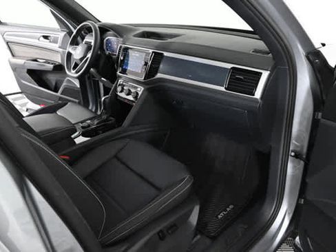 Certified 2023 Volkswagen Atlas Cross Sport SEL image 12