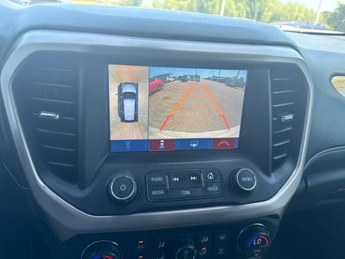 Used 2017 GMC Acadia Denali w/ Technology Package FWD image 10