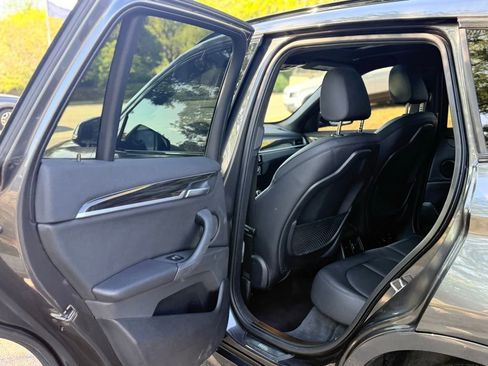 Used 2021 BMW X1 xDrive28i w/ M Sport Package image 27