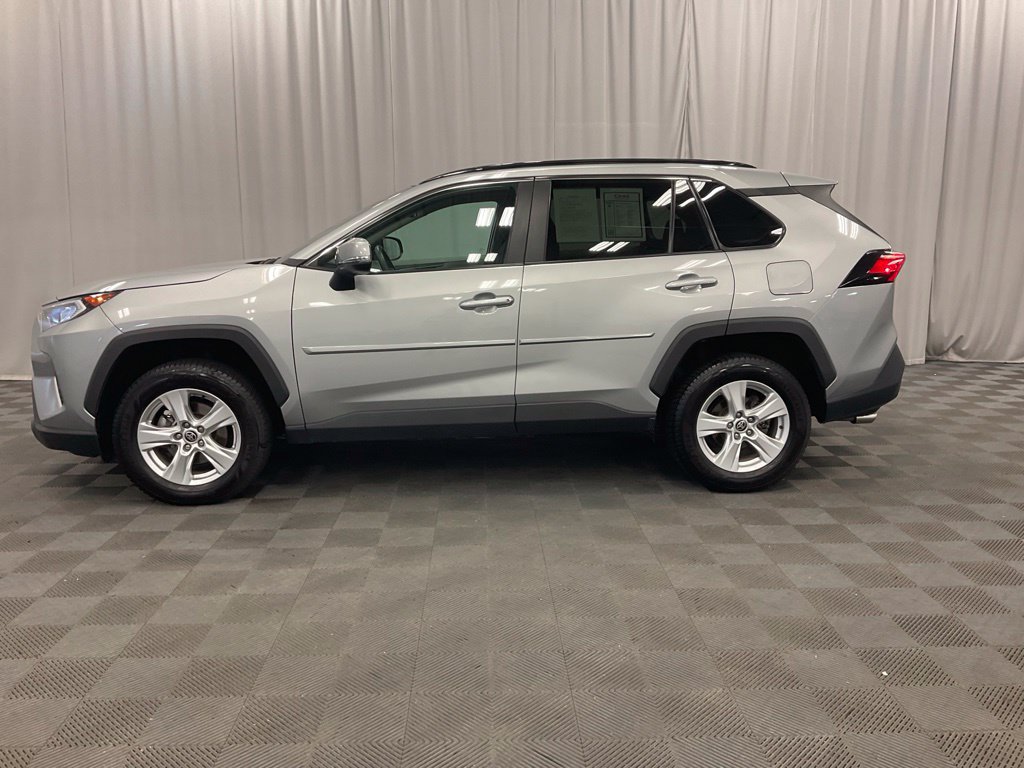 Used 2021 Toyota RAV4 XLE w/ XLE Grade Weather Package AWD/4WD image 9