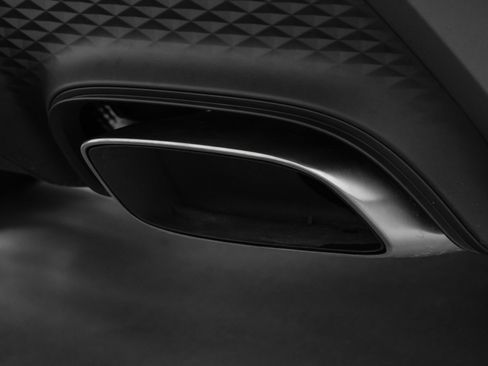 Used 2025 Porsche Macan image 17