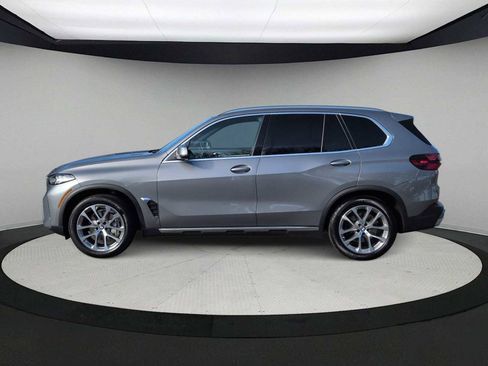 Used 2024 BMW X5 xDrive40i w/ Parking Assistance Package image 5