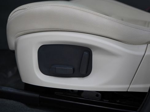 Used 2019 Jaguar E-PACE S image 28