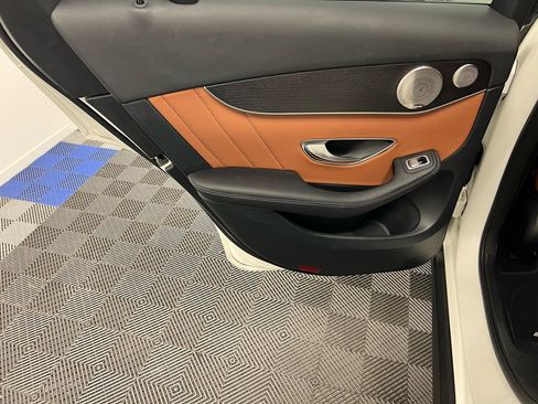 Used 2021 Mercedes-Benz GLC 300 4MATIC Coupe image 9