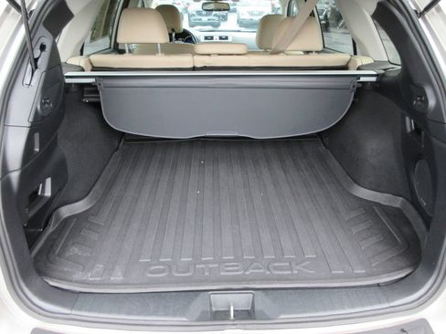 Used 2016 Subaru Outback 2.5i Limited AWD/4WD image 12