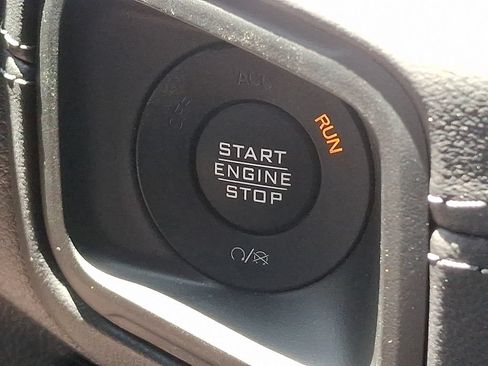Used 2025 Jeep Wrangler Unlimited Sahara w/ Safety Group AWD/4WD image 25