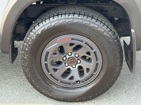 Used 2025 Nissan Frontier PRO-4X image 19