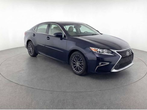 Used 2018 Lexus ES 350 w/ Premier Package image 3