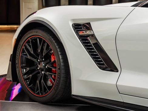 Used 2019 Chevrolet Corvette Z06 RWD image 37