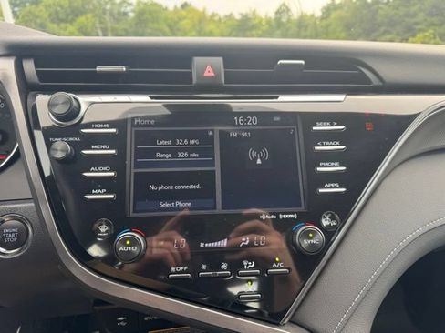 Used 2019 Toyota Camry XSE FWD image 24
