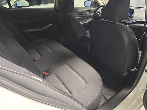Used 2025 Nissan Altima 2.5 S image 11