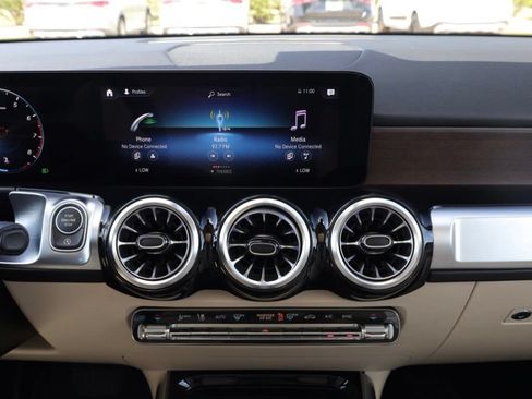 Certified 2023 Mercedes-Benz GLB 250 image 17