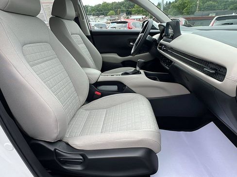 Used 2025 Honda HR-V LX image 13