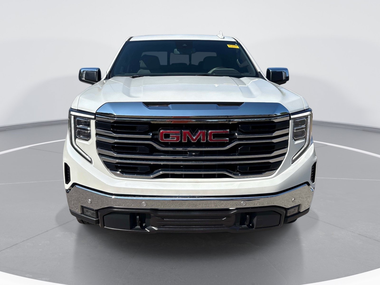 Used 2022 GMC Sierra 1500 SLT w/ SLT Premium Plus Package AWD/4WD image 2