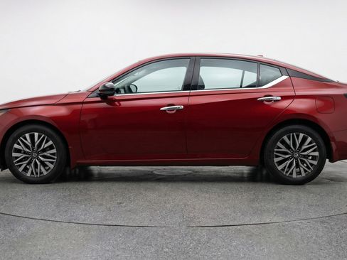 Used 2025 Nissan Altima 2.5 SV image 5
