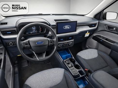 Used 2025 Ford Maverick XLT FWD image 9