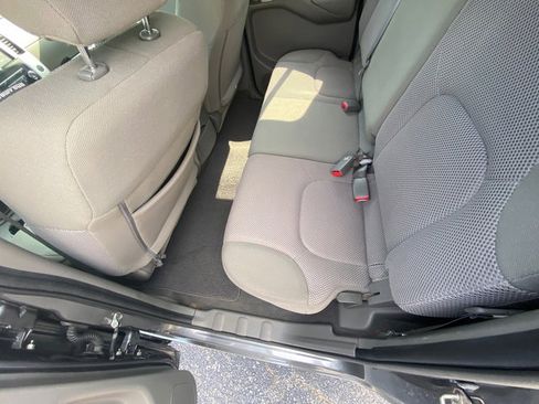 Used 2019 Nissan Frontier SV image 21