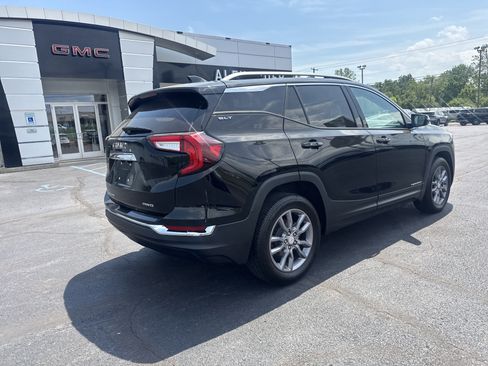 Used 2023 GMC Terrain SLT AWD/4WD image 3