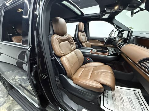 Used 2023 Lincoln Navigator L Reserve w/ Equipment Group 201A image 23