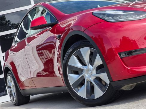 Used 2021 Tesla Model Y Long Range AWD/4WD image 12